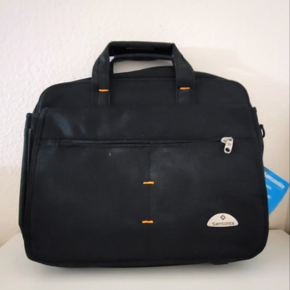 NWT Samsonite Toiletry Kit